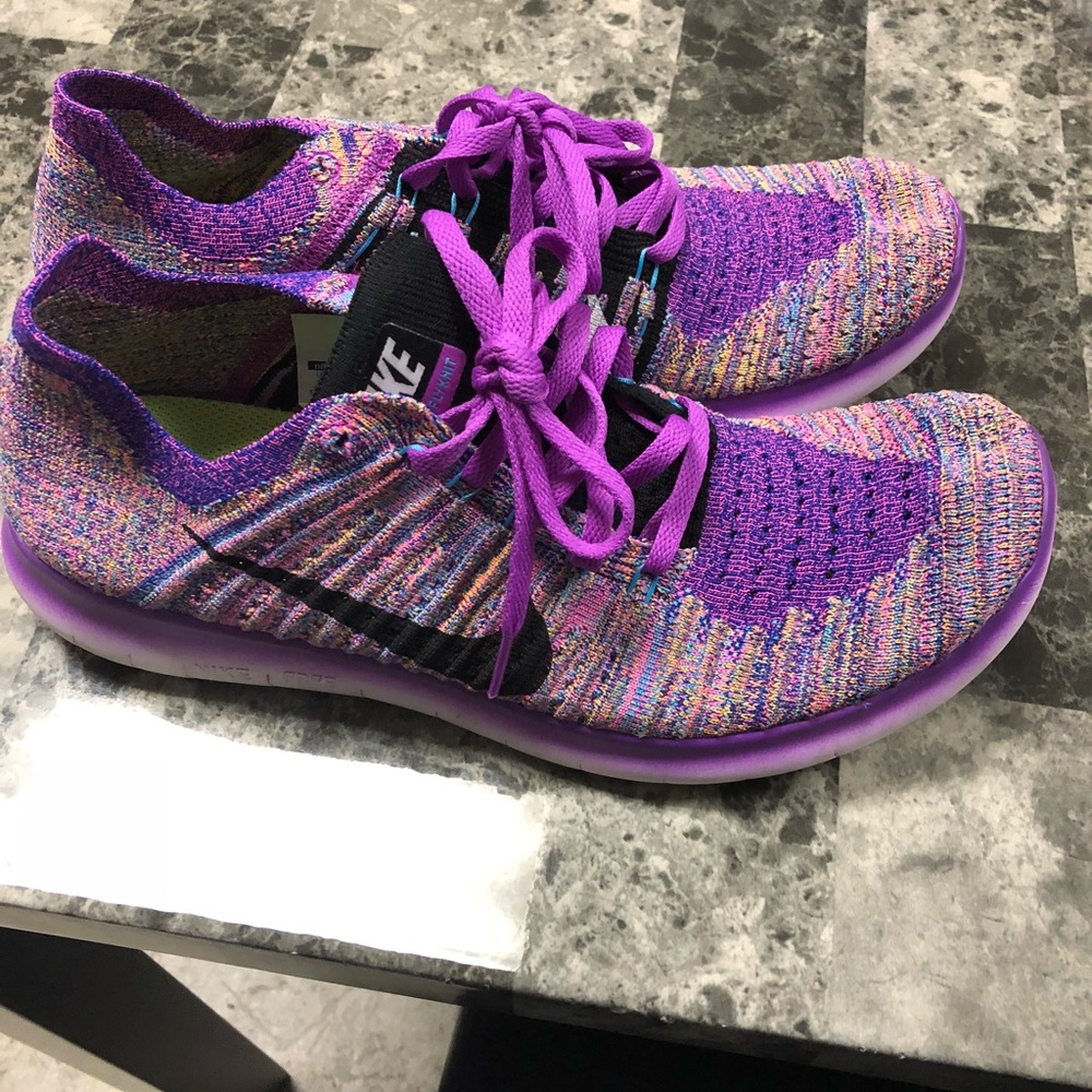 Women’s Nike free run knit size 10